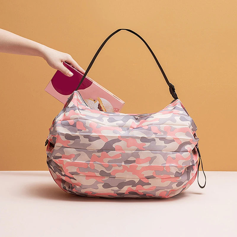 TAS PERJALANAN LIPAT BESAR DENGAN PEGANGAN MOTIF KAMUFLASE - BERKAH REJEKIMU GROUP